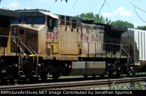 UP 6620, front and conductor's side view